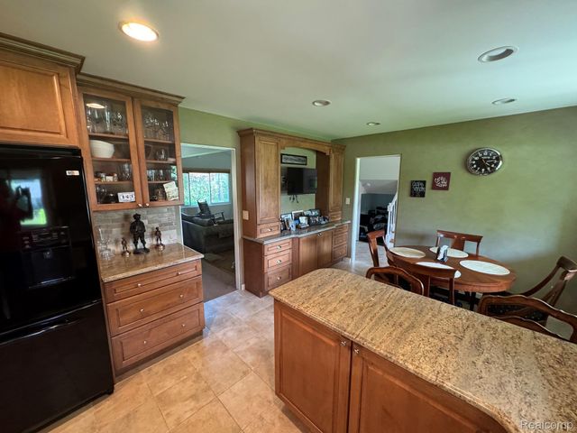 6925 Windham Lane, Bloomfield Charter Township, MI 48301