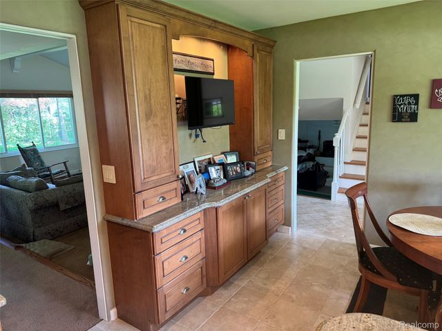 6925 Windham Lane, Bloomfield Charter Township, MI 48301