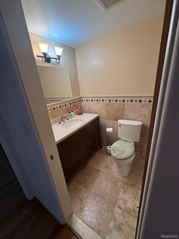 6925 Windham Lane, Bloomfield Charter Township, MI 48301