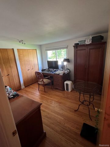 6925 Windham Lane, Bloomfield Charter Township, MI 48301