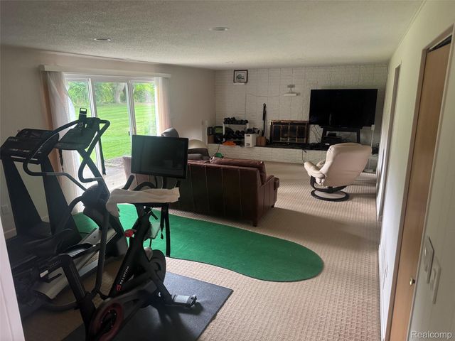 6925 Windham Lane, Bloomfield Charter Township, MI 48301