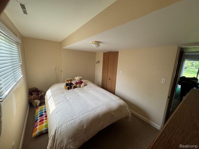 6925 Windham Lane, Bloomfield Charter Township, MI 48301