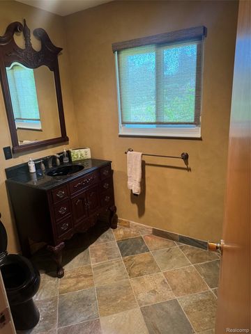 6925 Windham Lane, Bloomfield Charter Township, MI 48301