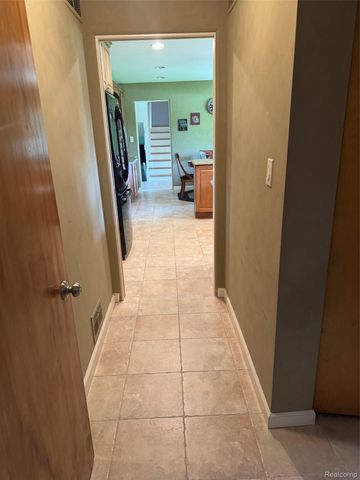 6925 Windham Lane, Bloomfield Charter Township, MI 48301
