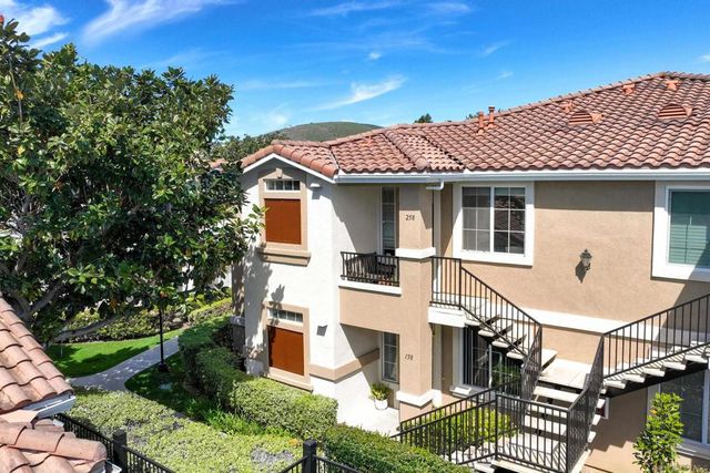 10766 Sabre Hill 258, San Diego, CA 92128