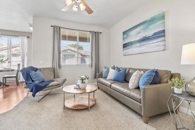 10766 Sabre Hill 258, San Diego, CA 92128