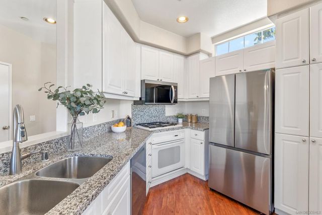 10766 Sabre Hill 258, San Diego, CA 92128