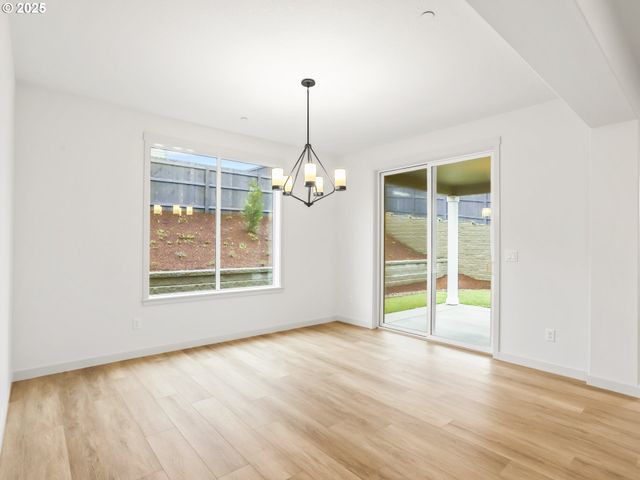 403 W 19TH St, La Center, WA 98629