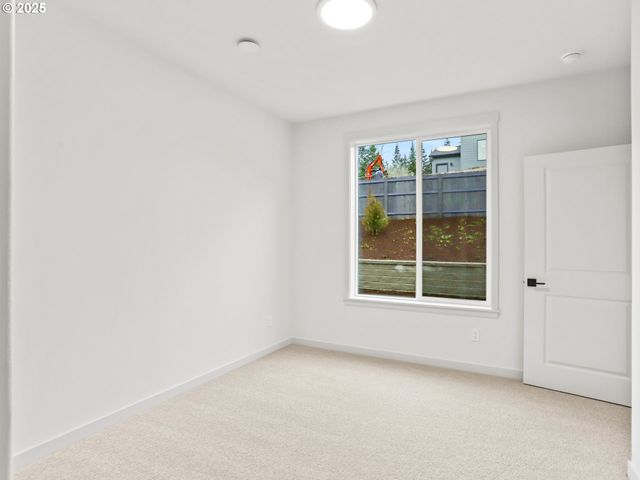 403 W 19TH St, La Center, WA 98629