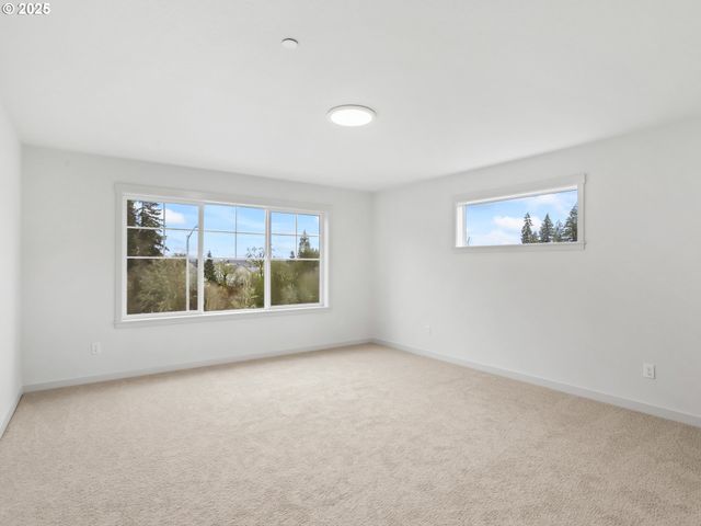 403 W 19TH St, La Center, WA 98629