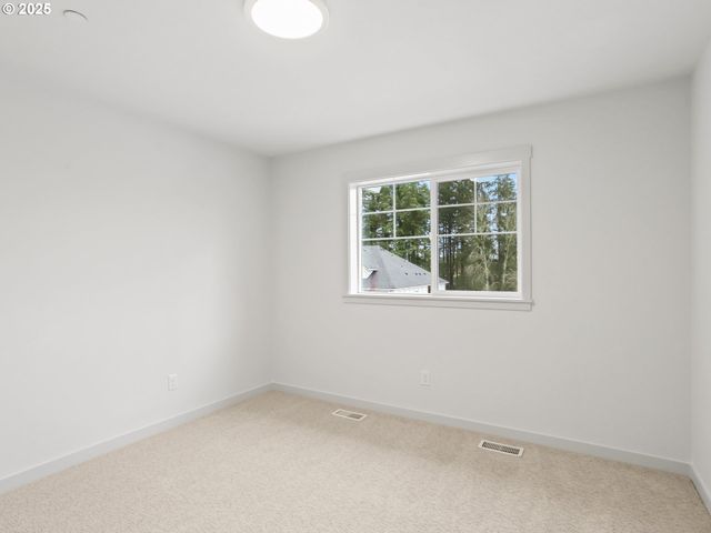 403 W 19TH St, La Center, WA 98629