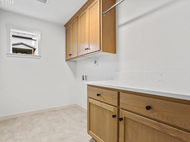403 W 19TH St, La Center, WA 98629
