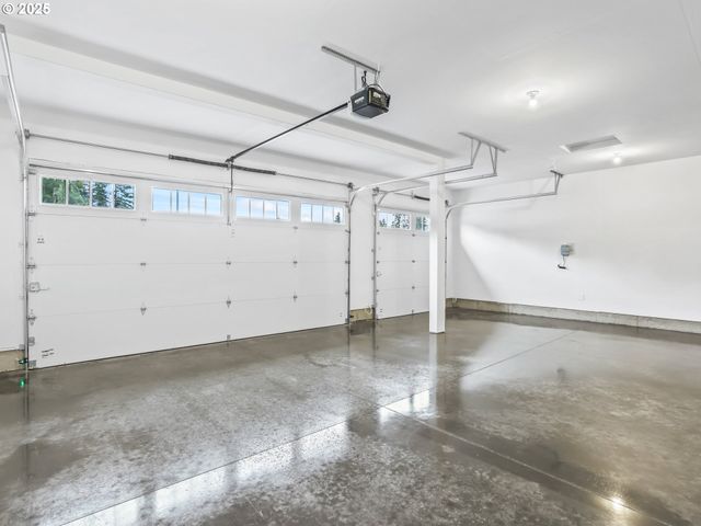 403 W 19TH St, La Center, WA 98629