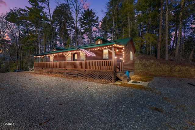 1768 Rich Mountain Way, Sevierville, TN 37876