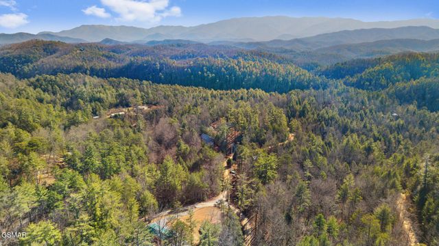 1768 Rich Mountain Way, Sevierville, TN 37876