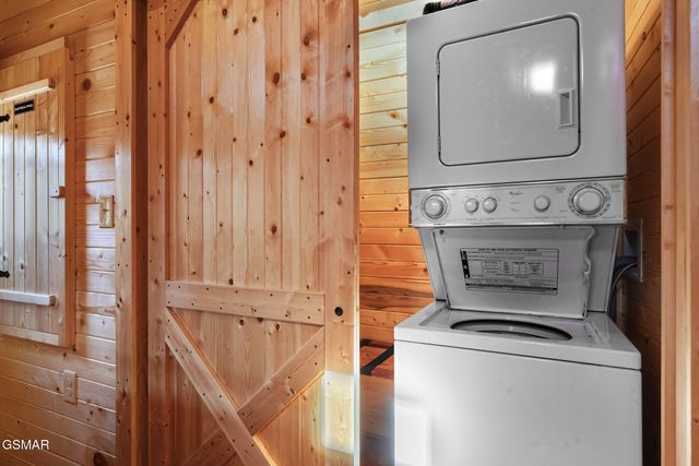 1768 Rich Mountain Way, Sevierville, TN 37876