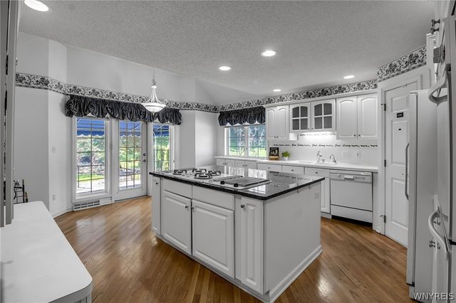 11 Brambly Court, Amherst, NY 14221