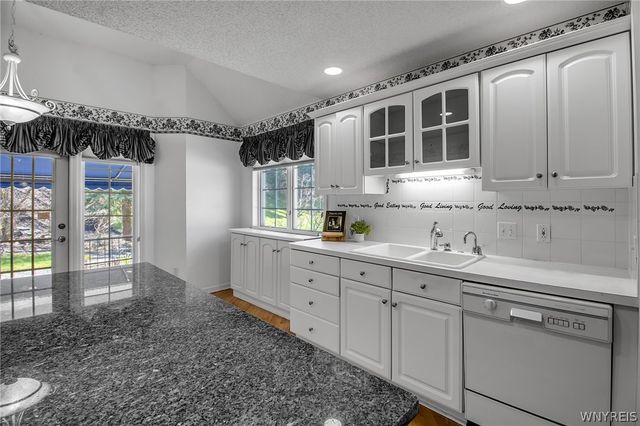 11 Brambly Court, Amherst, NY 14221
