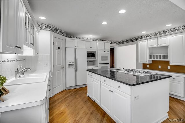 11 Brambly Court, Amherst, NY 14221