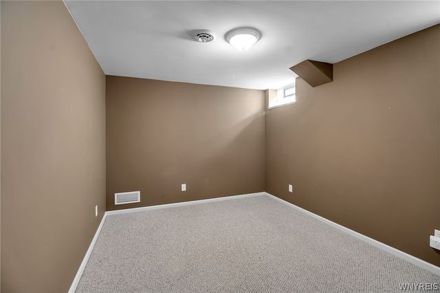 11 Brambly Court, Amherst, NY 14221
