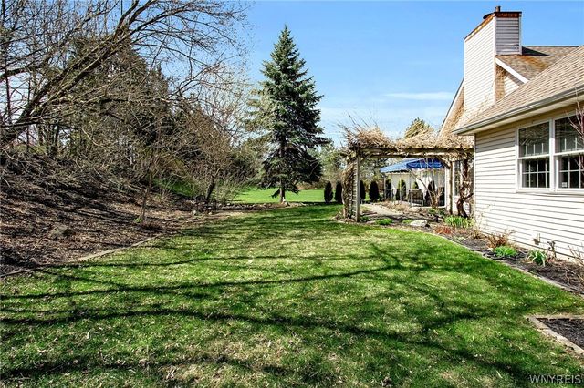 11 Brambly Court, Amherst, NY 14221