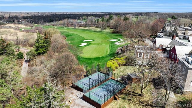 11 Brambly Court, Amherst, NY 14221