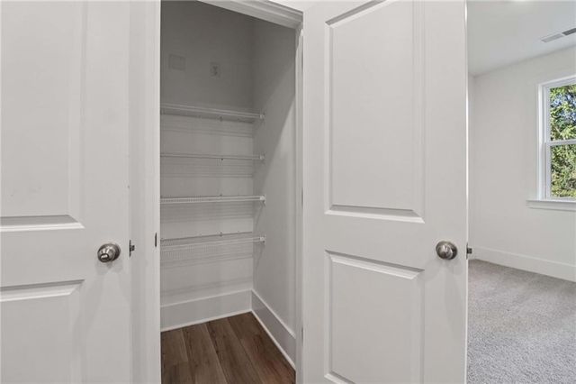 1676 Gunnin NW Trace, Atlanta, GA 30318