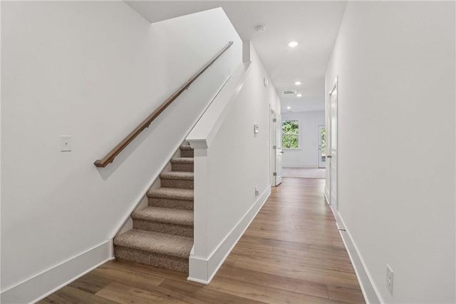 1676 Gunnin NW Trace, Atlanta, GA 30318