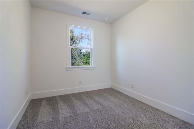 1676 Gunnin NW Trace, Atlanta, GA 30318