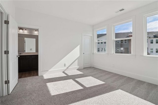 1676 Gunnin NW Trace, Atlanta, GA 30318