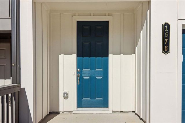 1676 Gunnin NW Trace, Atlanta, GA 30318