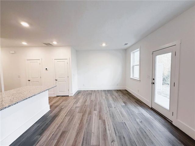 1676 Gunnin NW Trace, Atlanta, GA 30318