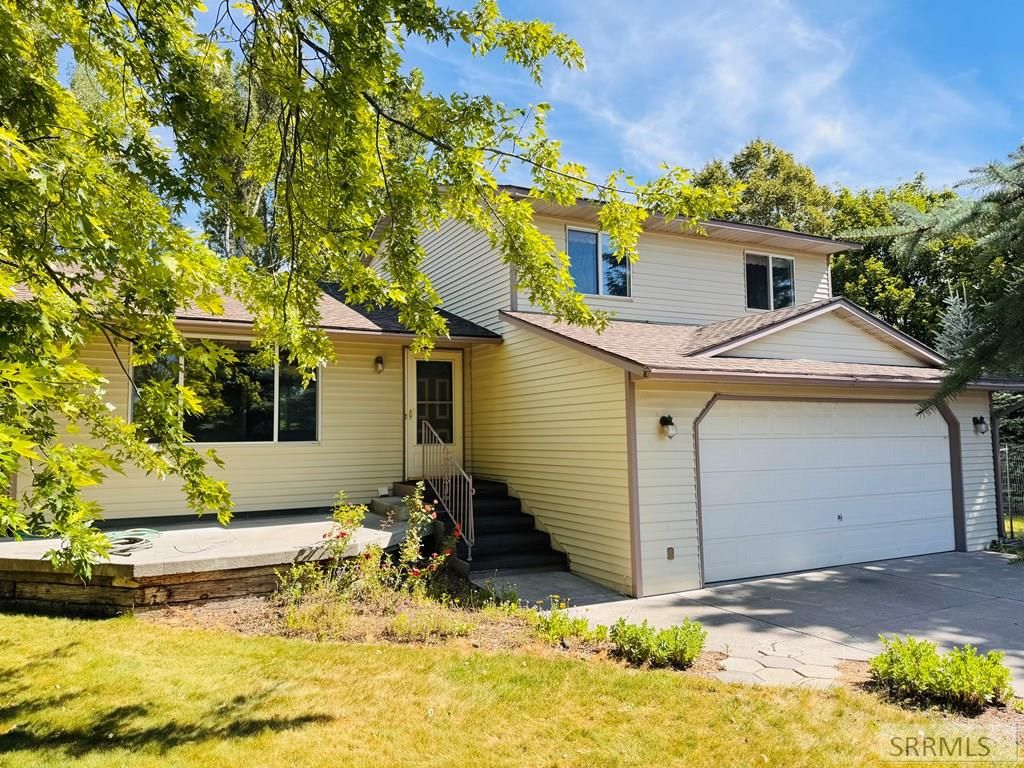 Image 2 of property listing at 394 W 145 N, Blackfoot, ID 83221