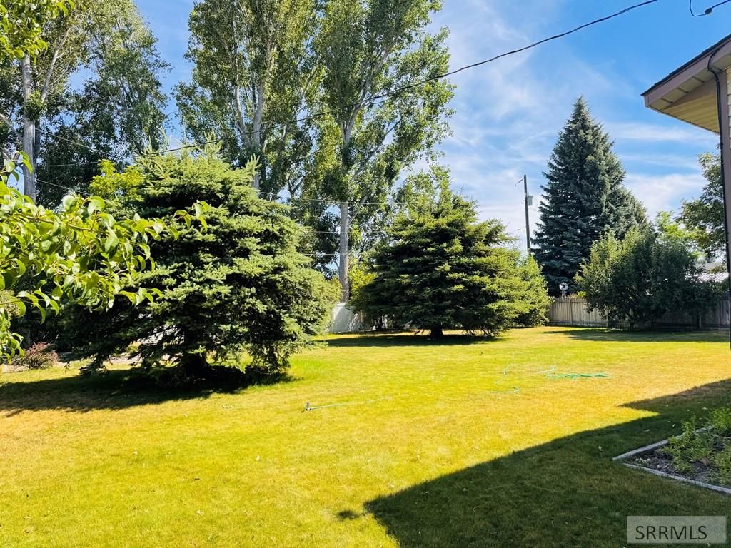 Image 4 of property listing at 394 W 145 N, Blackfoot, ID 83221