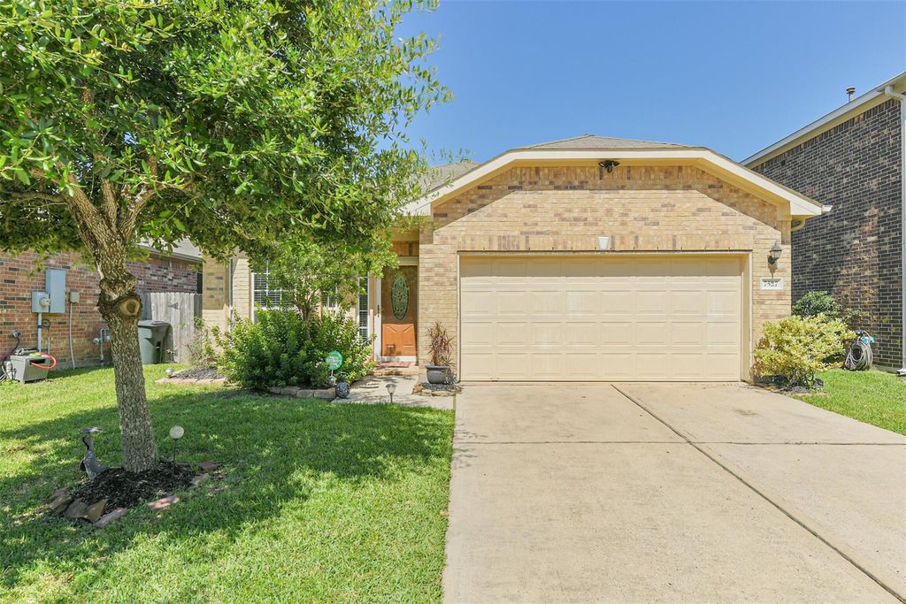 7527 Windsor Valley Lane, Houston, TX 77049
