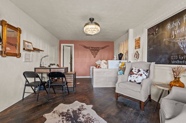 1220 Fort Worth Highway, Weatherford, TX 76086