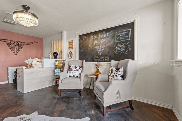 1220 Fort Worth Highway, Weatherford, TX 76086