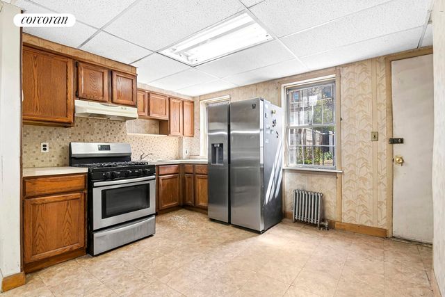 588 MONROE Street, New York City, NY 11221