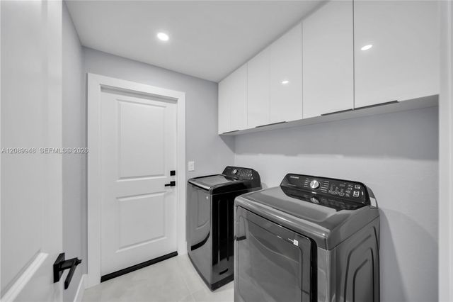 2124 NE 16th Place, Cape Coral, FL 33909