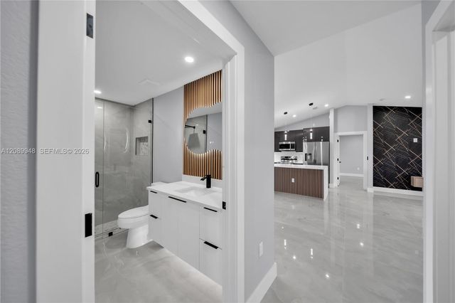 2124 NE 16th Place, Cape Coral, FL 33909