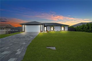 2124 NE 16th Place, Cape Coral, FL 33909