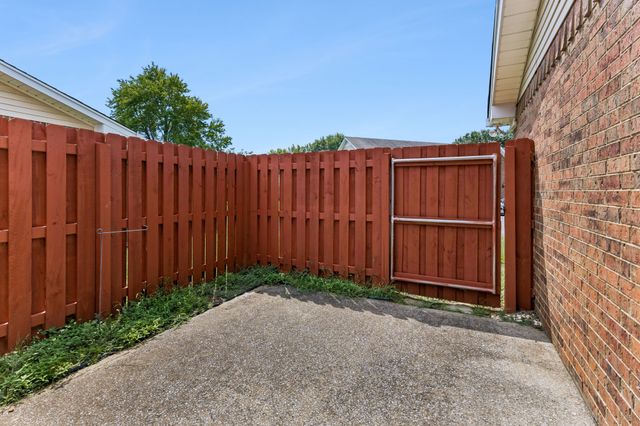 335 Forest Glen Cir, Murfreesboro, TN 37128