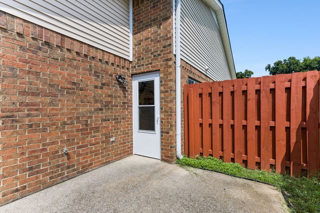 335 Forest Glen Cir, Murfreesboro, TN 37128
