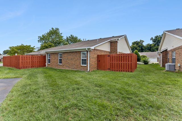 335 Forest Glen Cir, Murfreesboro, TN 37128