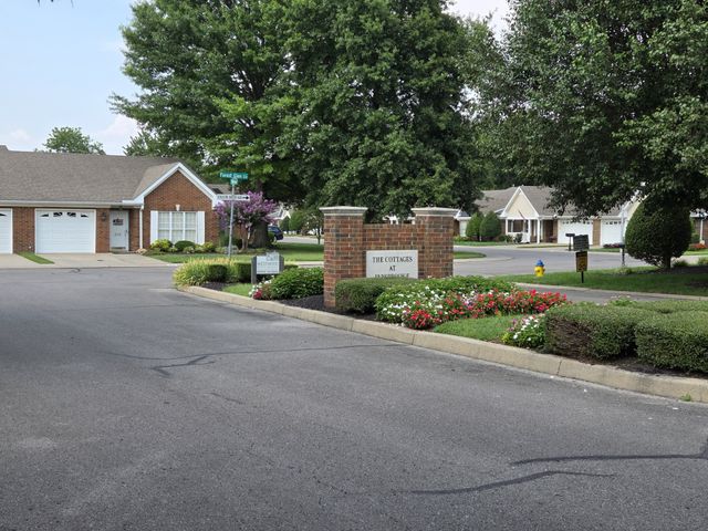 335 Forest Glen Cir, Murfreesboro, TN 37128