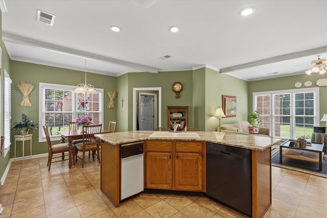 1791 WOOD OAK DR, Cordova, TN 38016