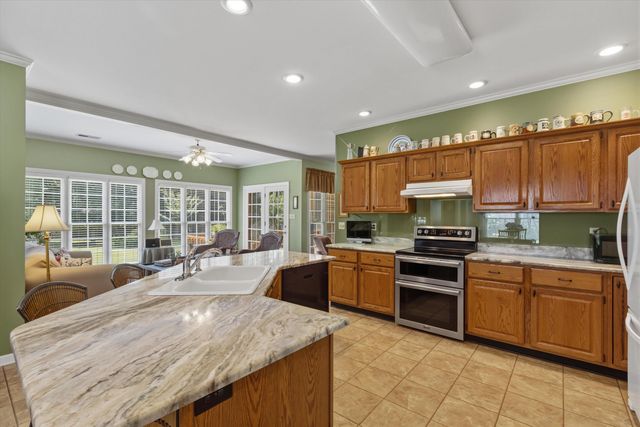 1791 WOOD OAK DR, Cordova, TN 38016