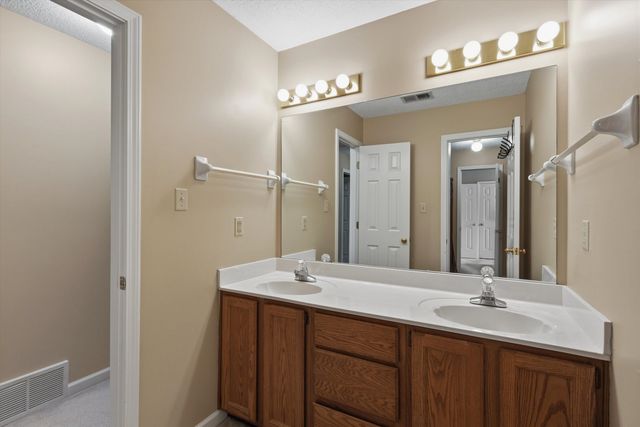 1791 WOOD OAK DR, Cordova, TN 38016