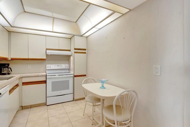 5260 NW 2nd Avenue 504, Boca Raton, FL 33487