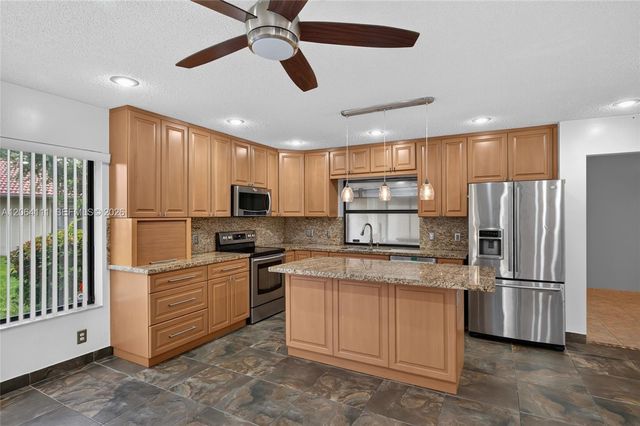 16831 Patio Village Ln, Weston, FL 33326